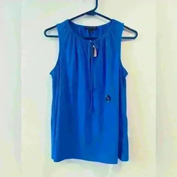 🔥Banana Republic Tank top🔥 - Picture 1 of 3